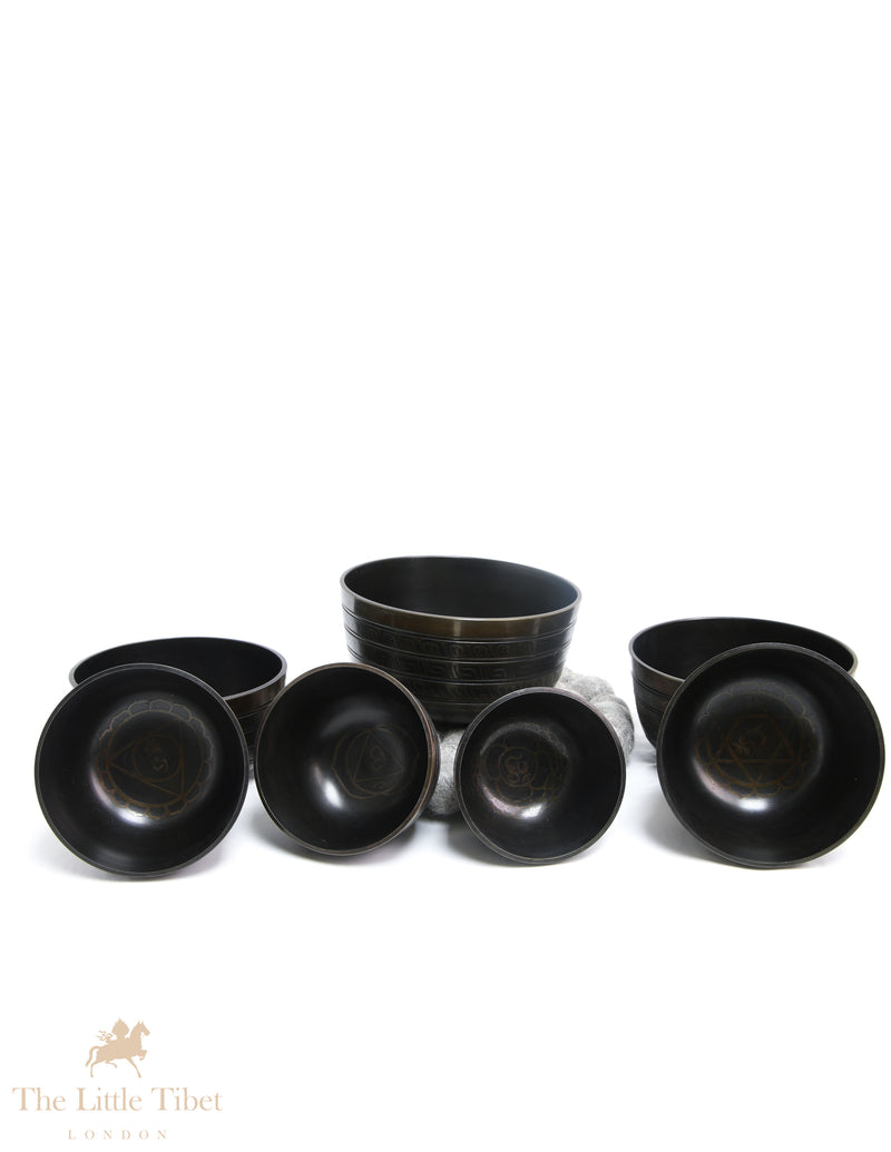 Serenity with the Nestling Seven Chakra Dark Tibetan Singing Bowl Set- 7 Chakra Nestling Dark