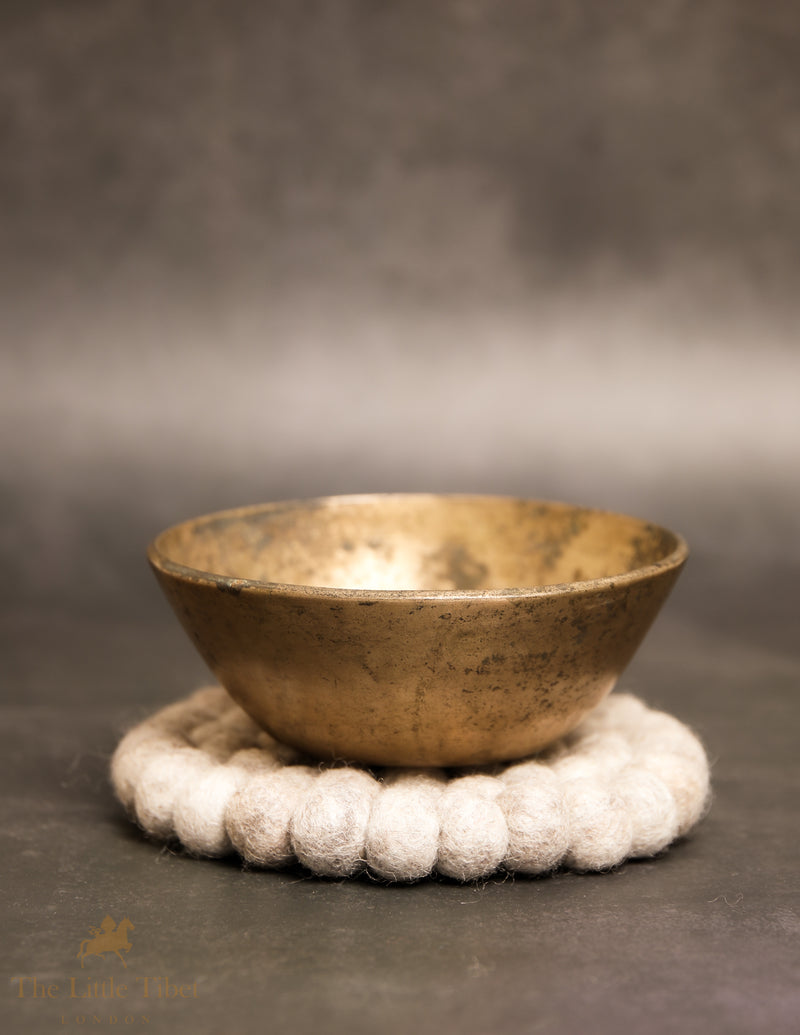 Antique Funnel-Shaped Singing Bowl | Handcrafted E Note Third Eye Chakra Bowl - ATQ1126