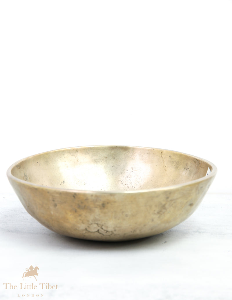 Hand Hammered Plain Antique Tibetan Singing Bowl - ATQ424