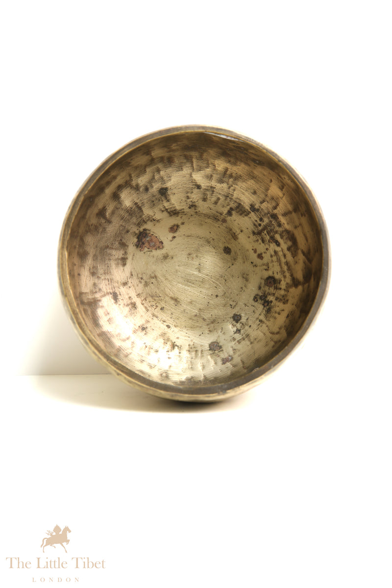 imeless Harmony: Unveiling the Rare, Collectible Antique Singing Bowl Over 80 Years Old - ATQ433