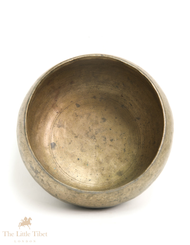 Sacred Sound of an Ancient Tibetan Singing Bowl - ATQ553