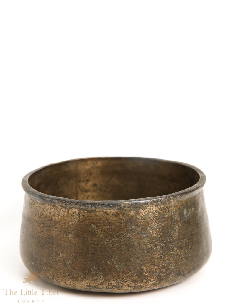 Exquisite Rarity: Antique Tibetan Singing Bowl with Timeless Melodies - ATQ579