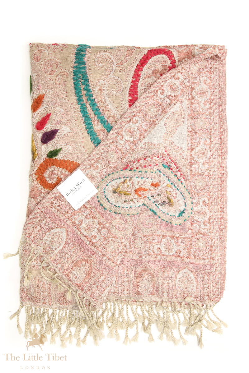Venus' Whisper: Artisanal 100% Boiled Wool Scarves for Eternal Feminine Radiance