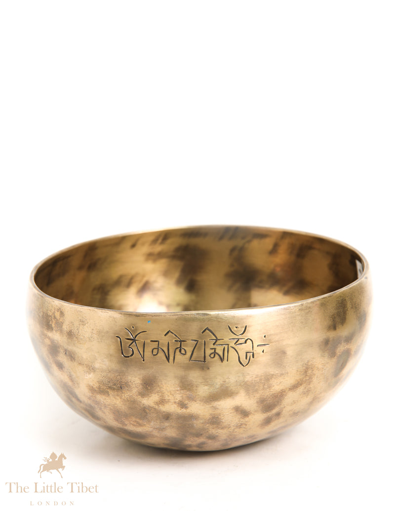 Elevate Your Meditation: Full Moon Tibetan Singing Bowl for Celestial Harmonies - FM104