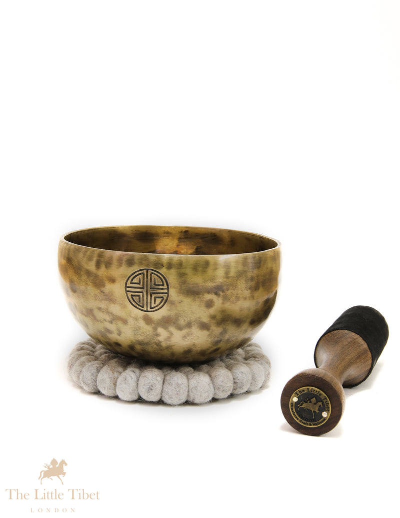 Full Moon Tibetan Singing Bowl – Third Eye Chakra Healing Bowl with Om Symbol (Note E)-FM179