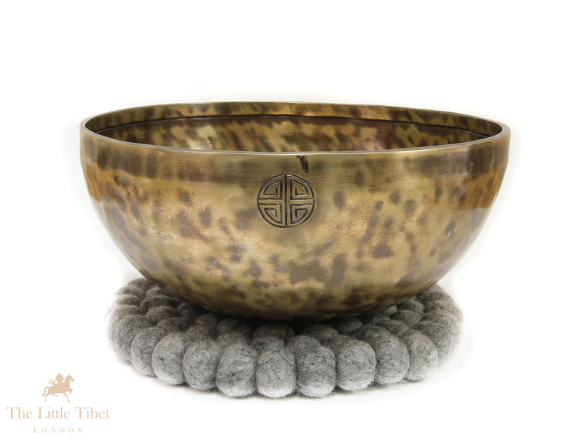 Full Moon Tibetan Singing Bowl – Sacral Chakra Healing Bowl (Note C)