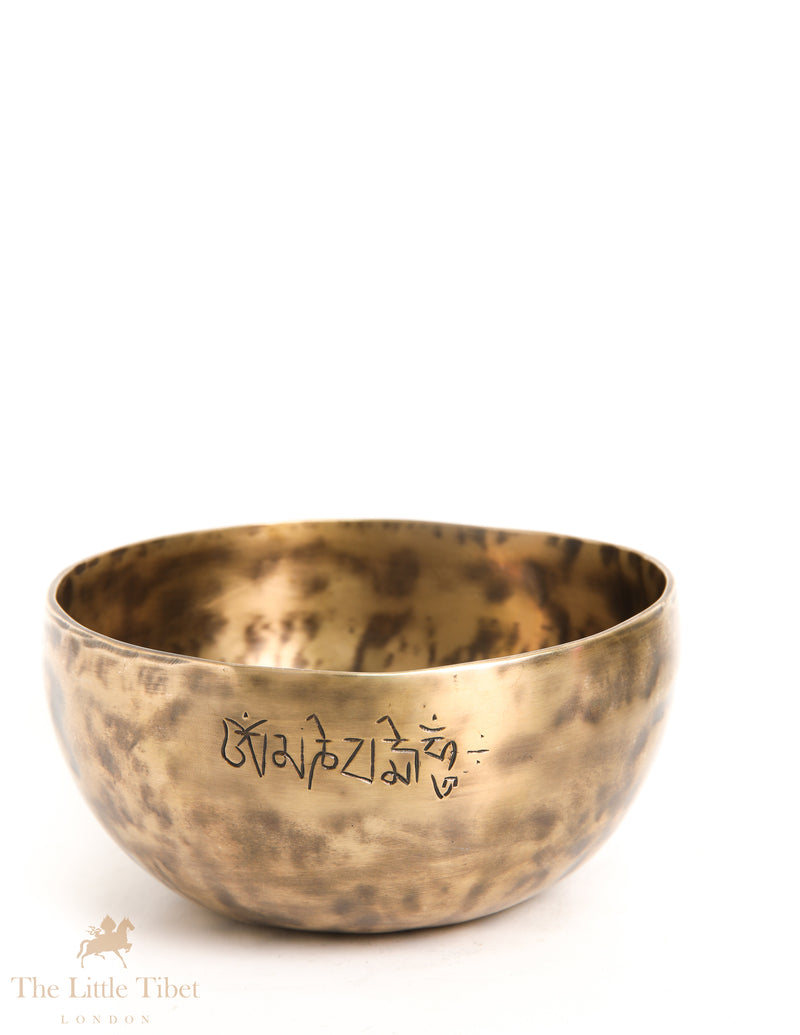 Harness Lunar Energy: Full Moon Tibetan Singing Bowl for Tranquil Vibrations - FM78