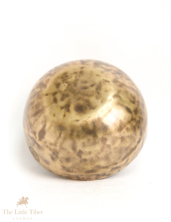 Harness Lunar Energy: Full Moon Tibetan Singing Bowl for Tranquil Vibrations - FM78