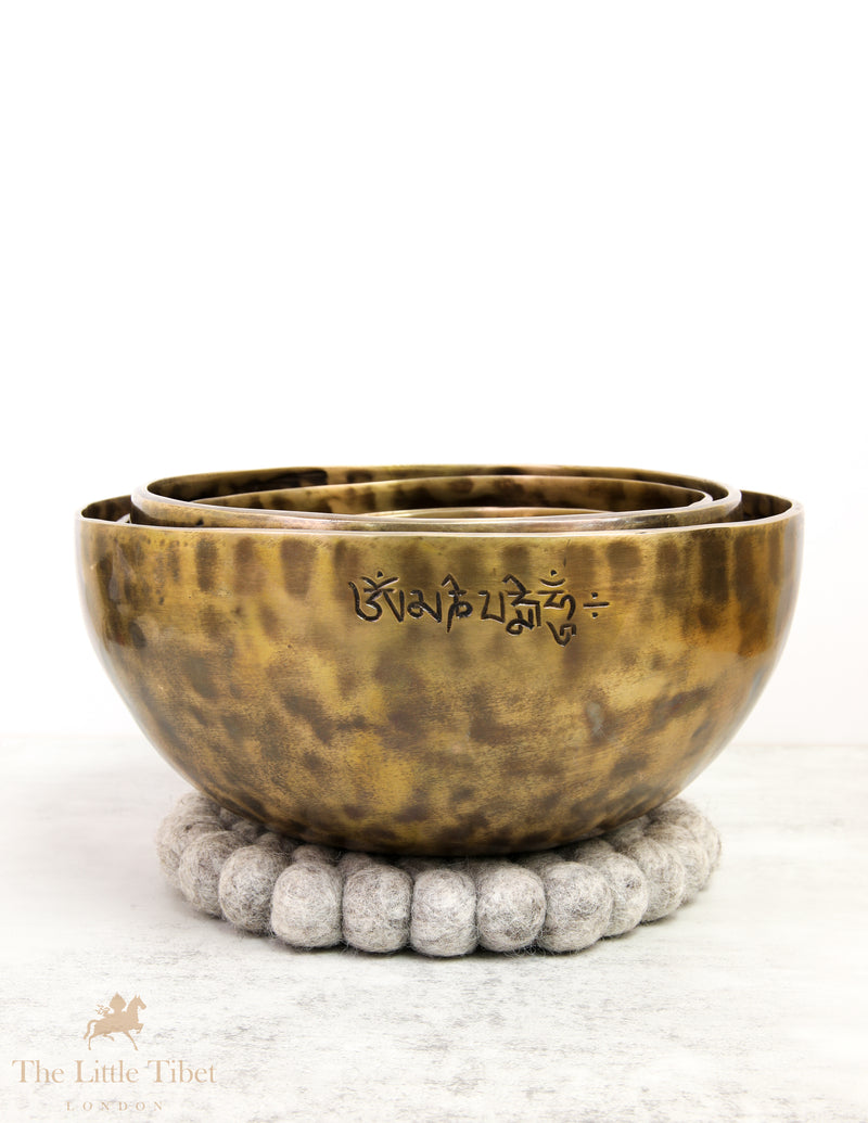 Full Moon Chakra Nestling Tibetan Singing Bowl Set - Full Moon 7 Chakra Set