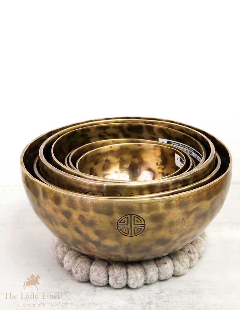 Full Moon Chakra Nestling Tibetan Singing Bowl Set - Full Moon 7 Chakra Set