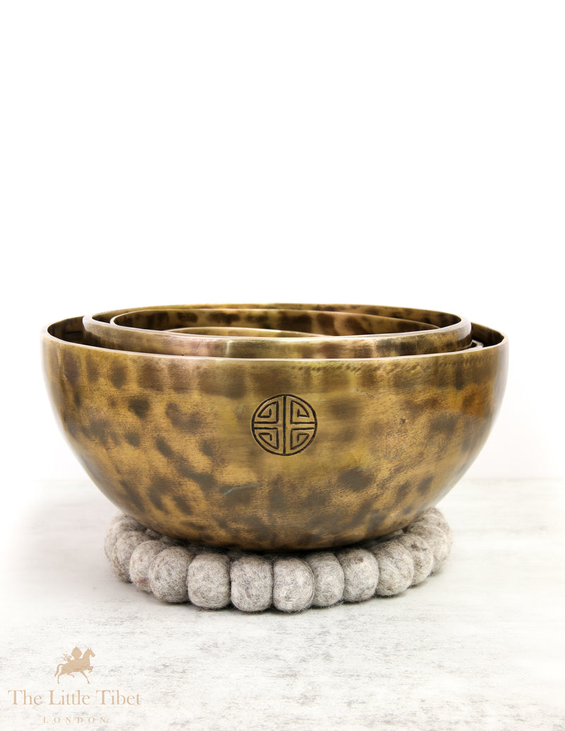 Full Moon Chakra Nestling Tibetan Singing Bowl Set - Full Moon 7 Chakra Set
