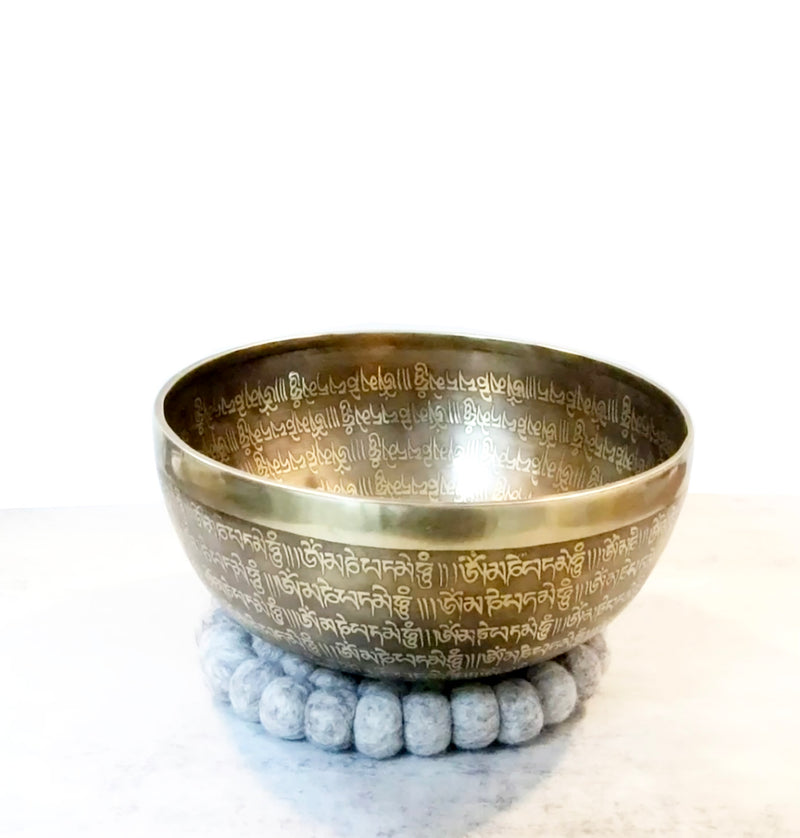 Tibetan Singing Bowl OM MANI PADME HUM for Sound Therapy - AM60