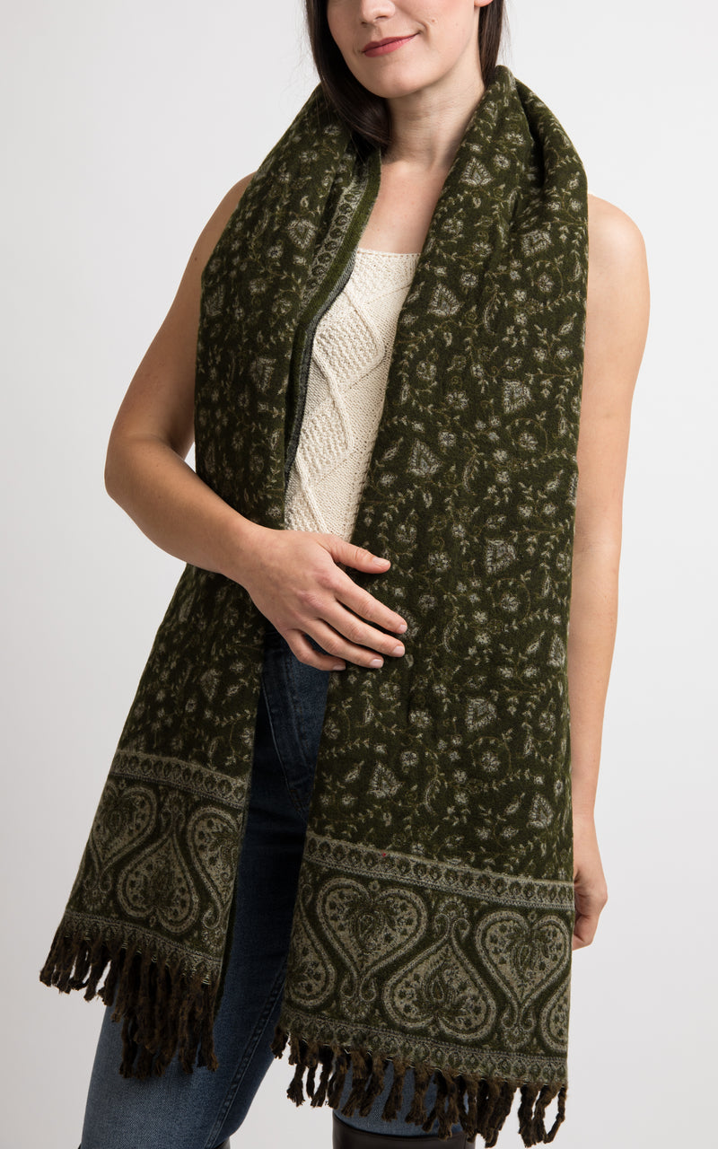 Rich Green Heart pattern reversible chunky knit shawl, The Little Tibet