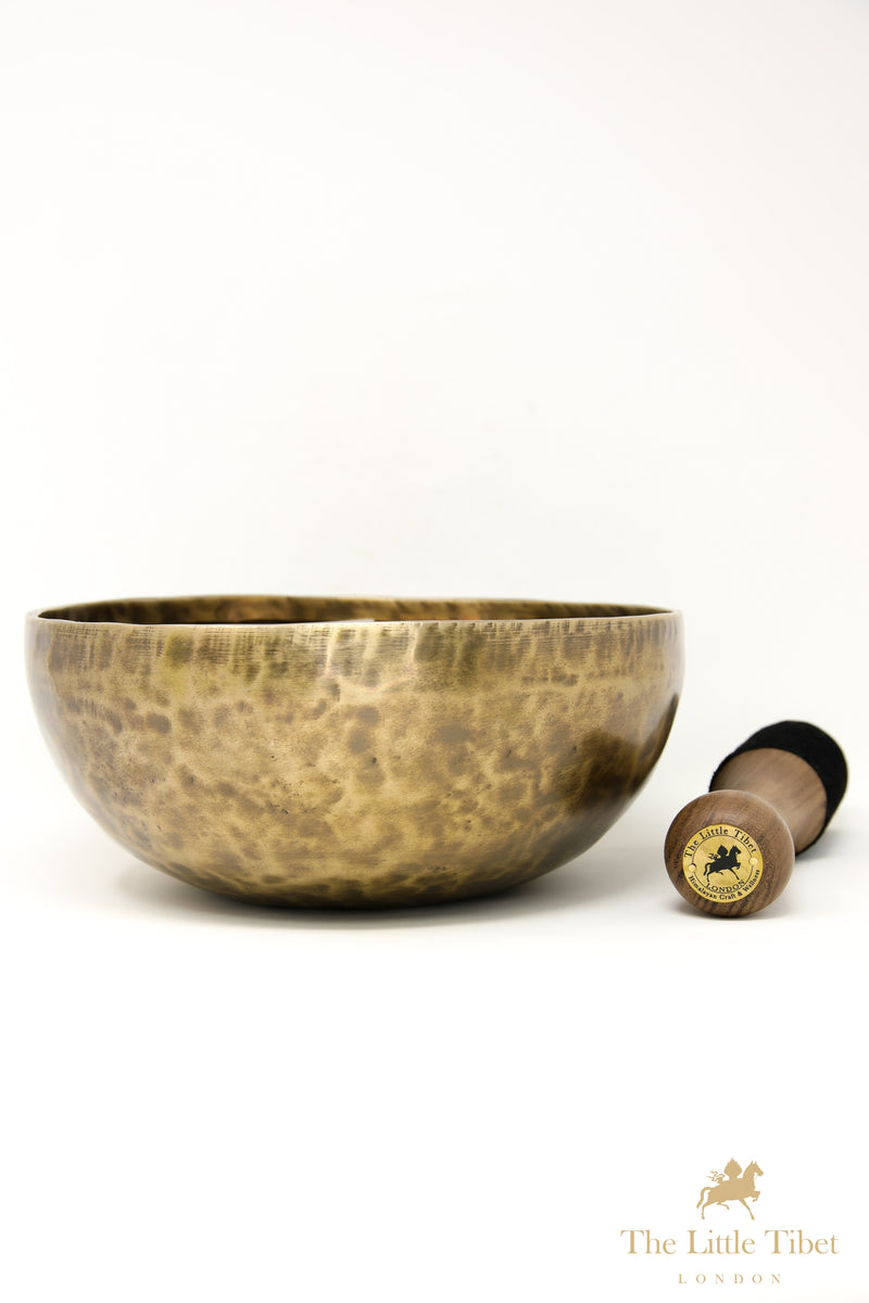 Full Moon Tibetan Singing Bowl – Deep Resonance C3 Note for Meditation & Healing