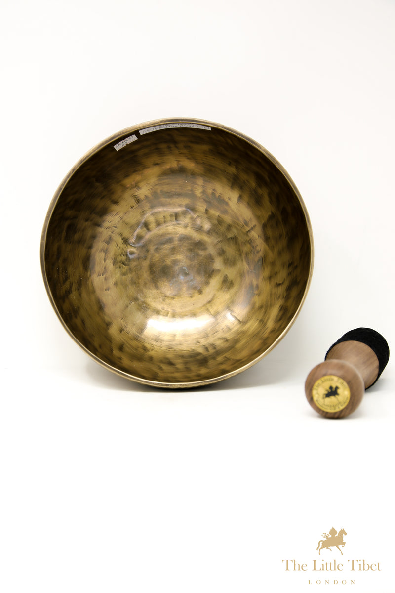 Full Moon Tibetan Singing Bowl – Deep Resonance C3 Note for Meditation & Healing