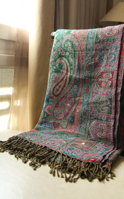 100% lambswool Green paisley lightweight dense reversible boiled wool blanket