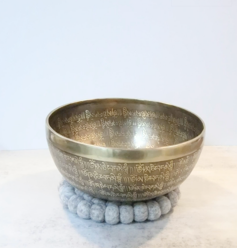 Tibetan Singing Bowl OM MANI PADME HUM for Sound Therapy - AM60